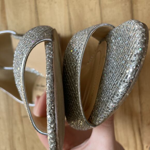 Badgley Mischka Jeweled Sandals Women 7.5 Bridal Silver Strappy Block Heel Party - Picture 5 of 11